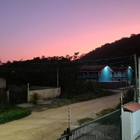 Kitnet Aconchegante Praia De Maranduba Apartman Ubatuba Kültér fotó